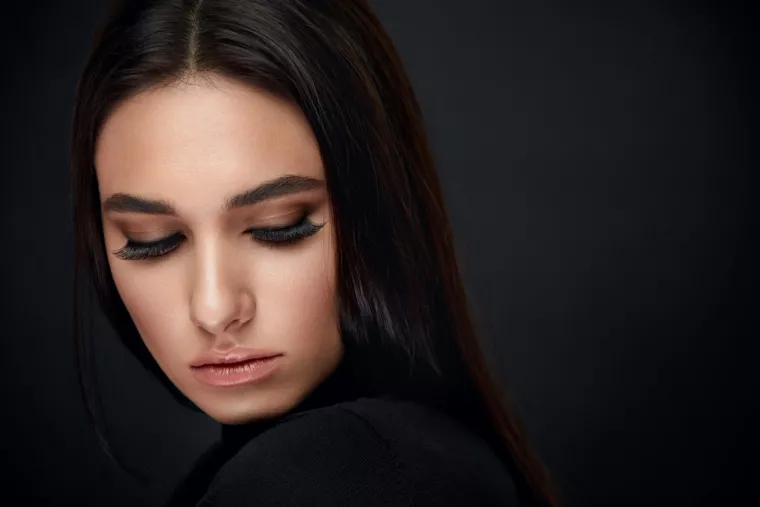 Comment avoir un regard intense avec une pose de cils effet déstructuré ?, Montreuil-sur-Mer, Aman'Beauté
